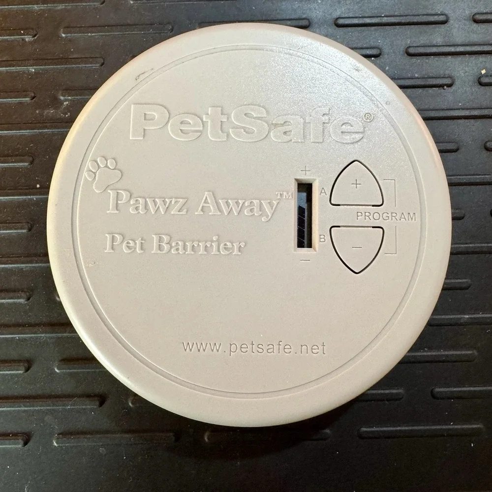 PetSafe Pawz Away Wireless Indoor Pet Barrier 300-976 Transmitter Only